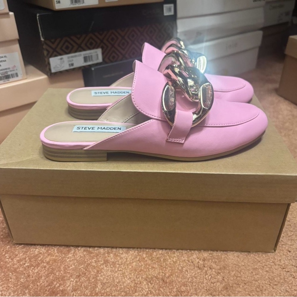 Steve Madden Pink Slip-On Mules with Bold Gold Chain